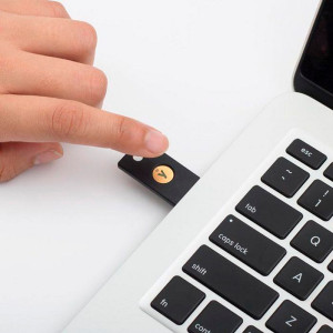 LLAVE SEGURIDAD USB  YUBIKEY 5 NFC 