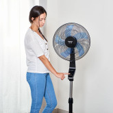 VENTILADOR DE PIE TAURUS FA2201D NEGRO 3 VEL/5 ASPAS